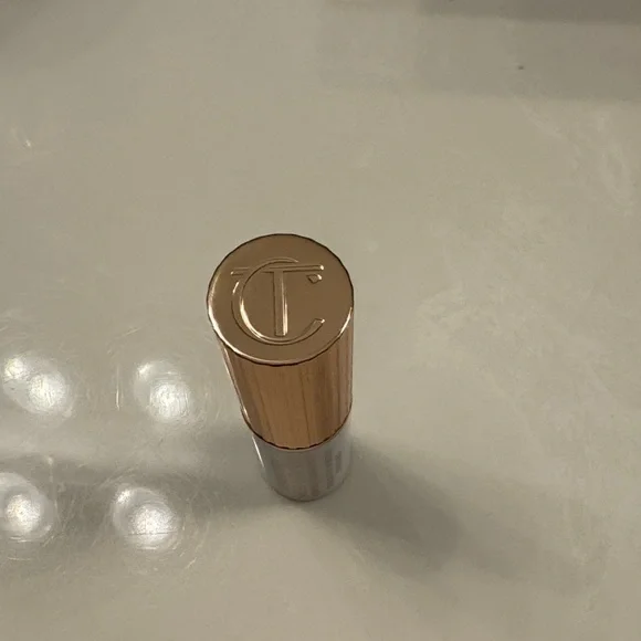 Unreal Skin Sheer Glow Tint Hydrating Foundation Stick - 6 Medium - Picture 4 of 4